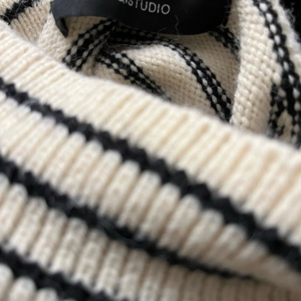 oversized wool handknit striped turtleneck - Picture 6 of 7
